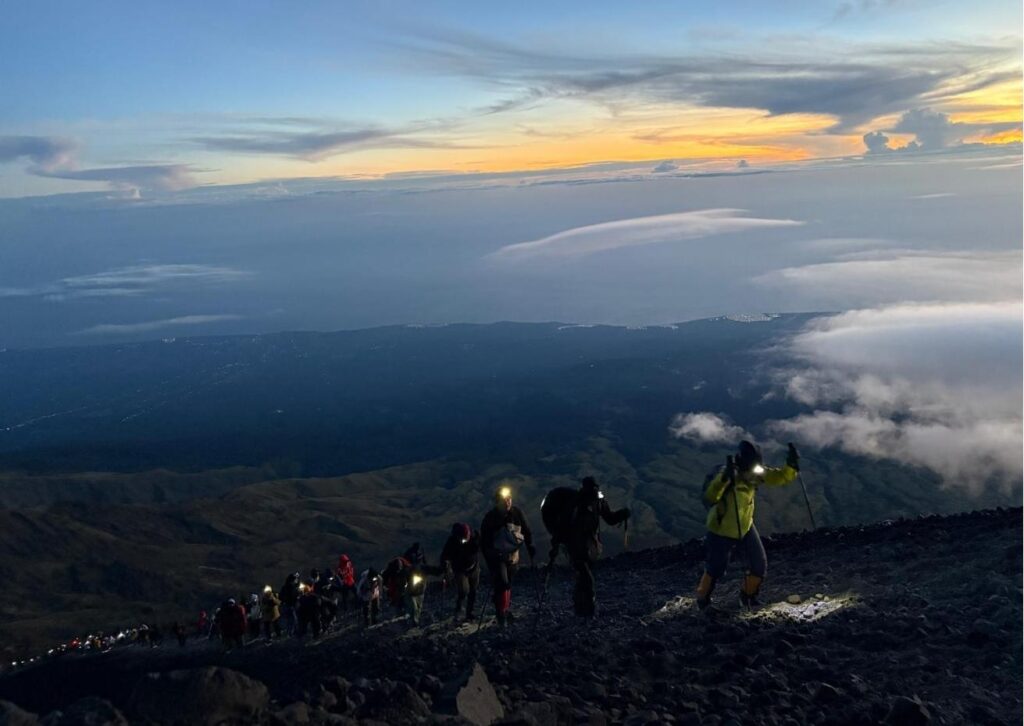 Mount Rinjani trekking guide